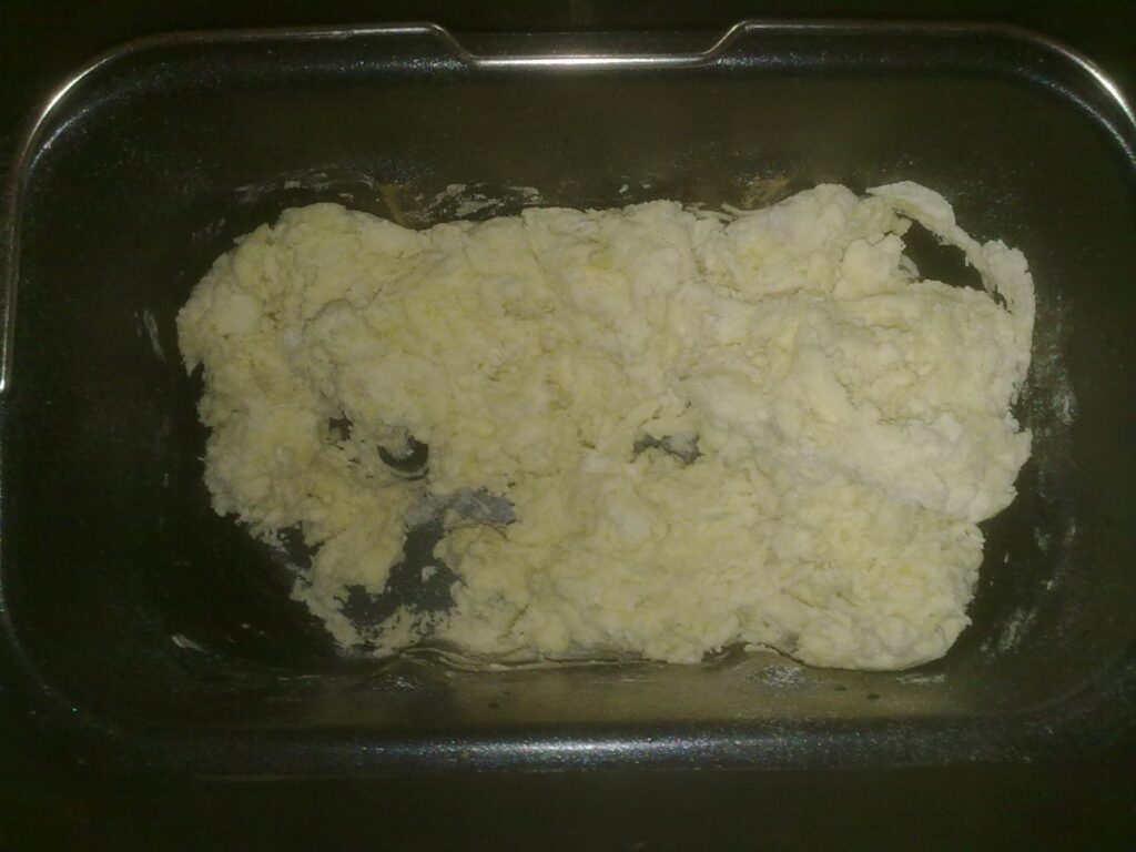 Pane alle patate con la macchina del pane