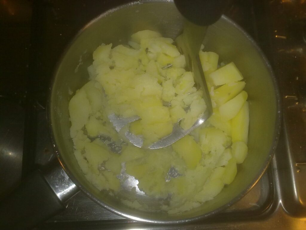 Pane alle patate con la macchina del pane