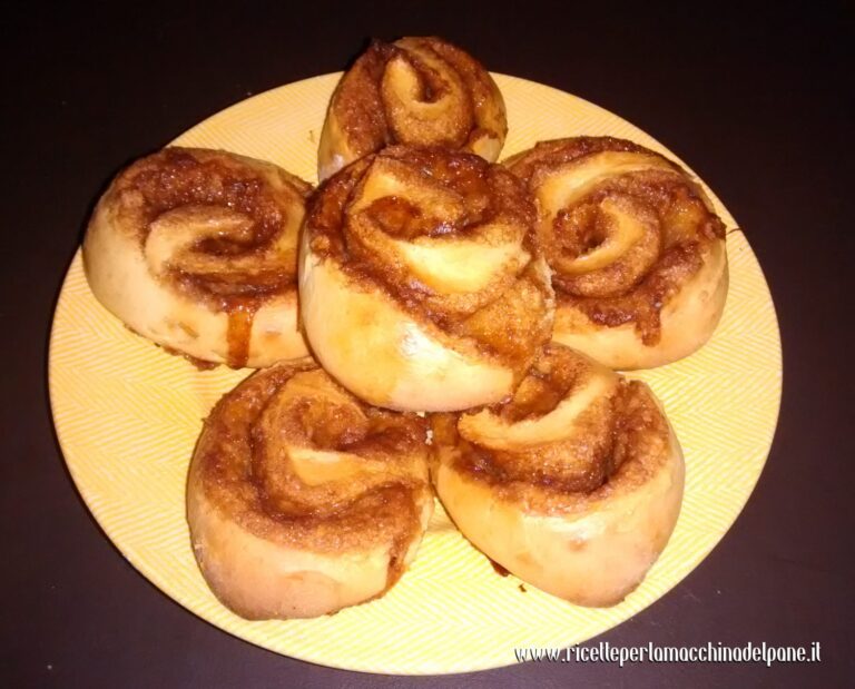 Cinnamon rolls con la macchina del pane